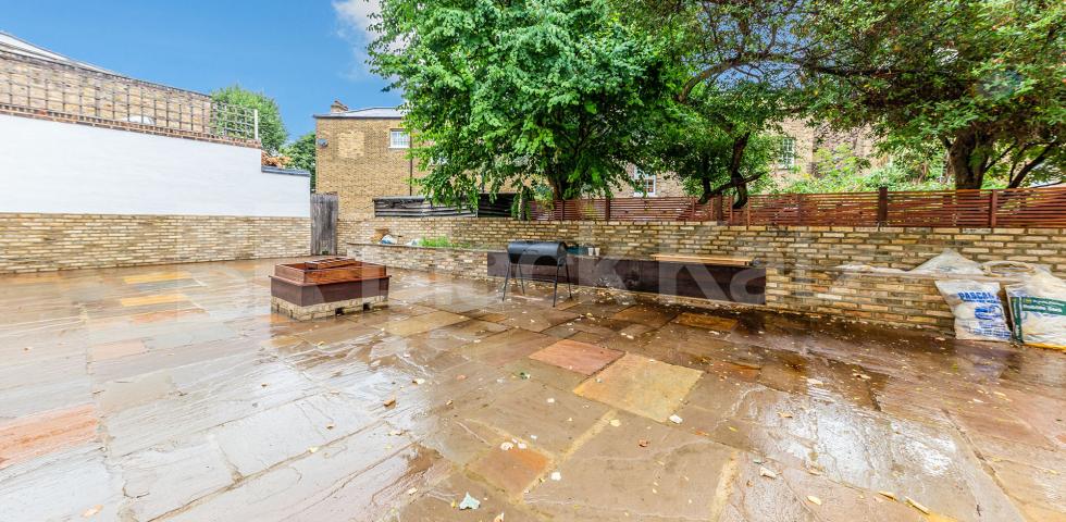 			GARDEN FLAT!, 1 Bedroom, 1 bath, 1 reception Flat			 New North Road, ISLINGTON