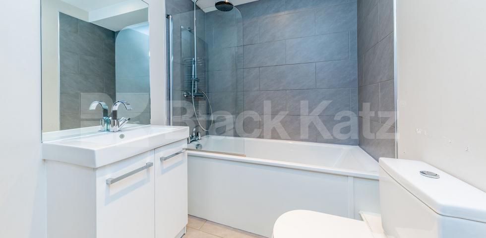 			LIVE WORK 3 BEDROOM WAREHOUSE CONVERSION, 3 Bedroom, 1 bath, 1 reception Apartment			 SPRINGFIELD HOUSE LOFTS-TYSSEN STREET, DALSTON/HAGGERSTON