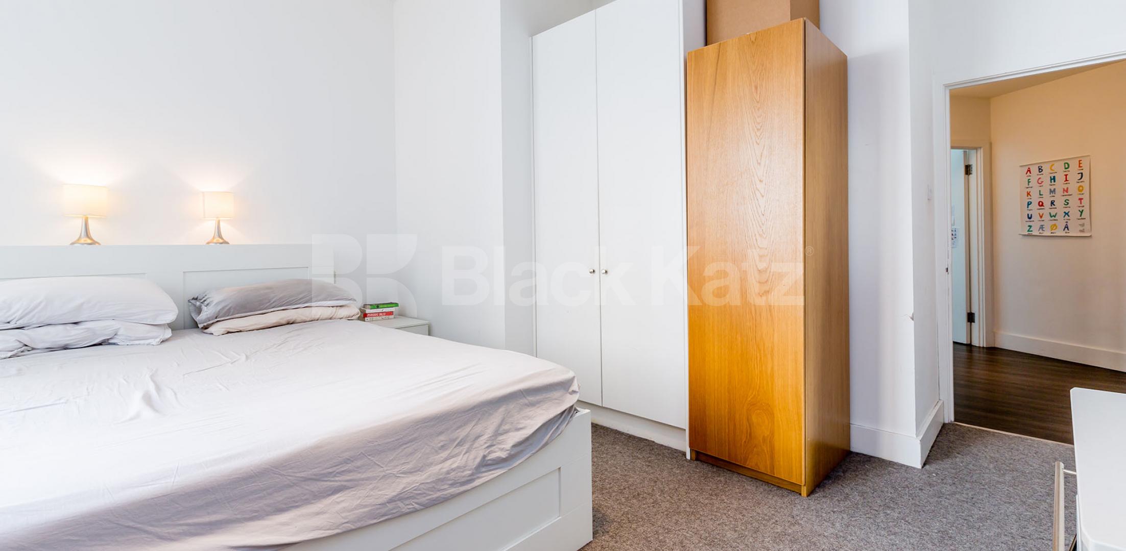 			2 BED 2 BATH WAREHOUSE APARTMENT, 2 Bedroom, 1 bath, 1 reception Flat			 BRITANNIA LOFTS-BANNER STREET, CLERKENWELL-OLD STREET-SHOREDITCH