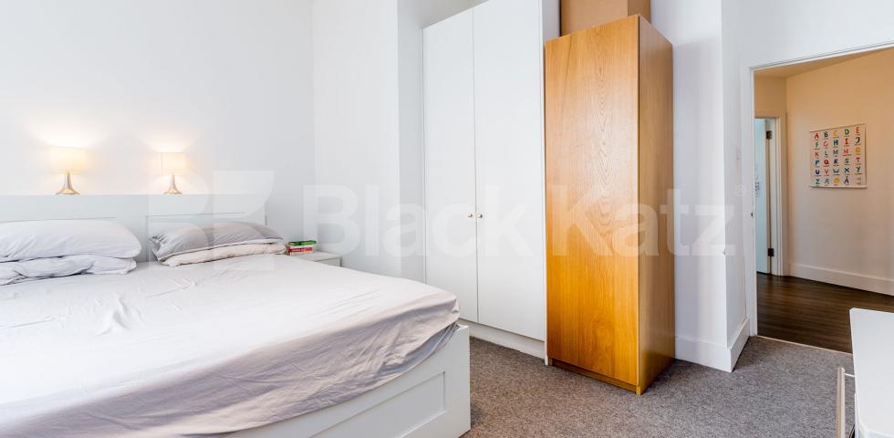 			2 BED 2 BATH WAREHOUSE APARTMENT, 2 Bedroom, 1 bath, 1 reception Flat			 BRITANNIA LOFTS-BANNER STREET, CLERKENWELL-OLD STREET-SHOREDITCH