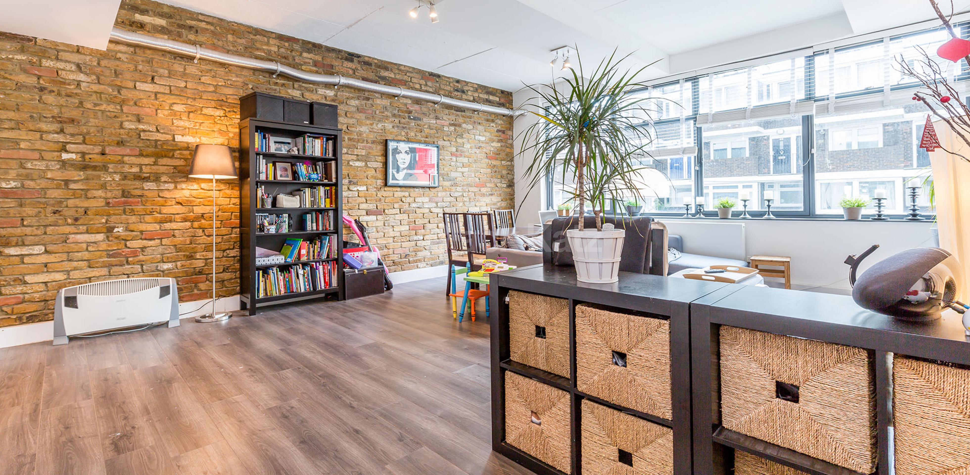 			2 BED 2 BATH WAREHOUSE APARTMENT, 2 Bedroom, 1 bath, 1 reception Flat			 BRITANNIA LOFTS-BANNER STREET, CLERKENWELL-OLD STREET-SHOREDITCH EC1Y