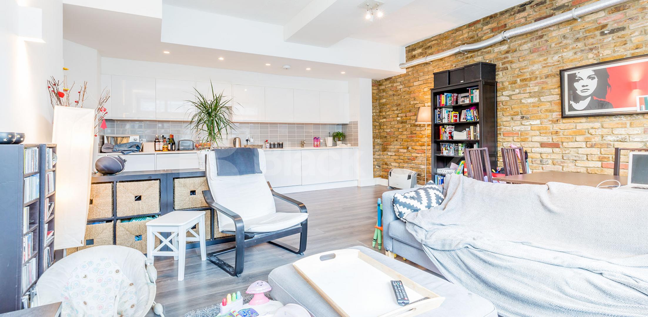 			2 BED 2 BATH WAREHOUSE APARTMENT, 2 Bedroom, 1 bath, 1 reception Flat			 BRITANNIA LOFTS-BANNER STREET, CLERKENWELL-OLD STREET-SHOREDITCH