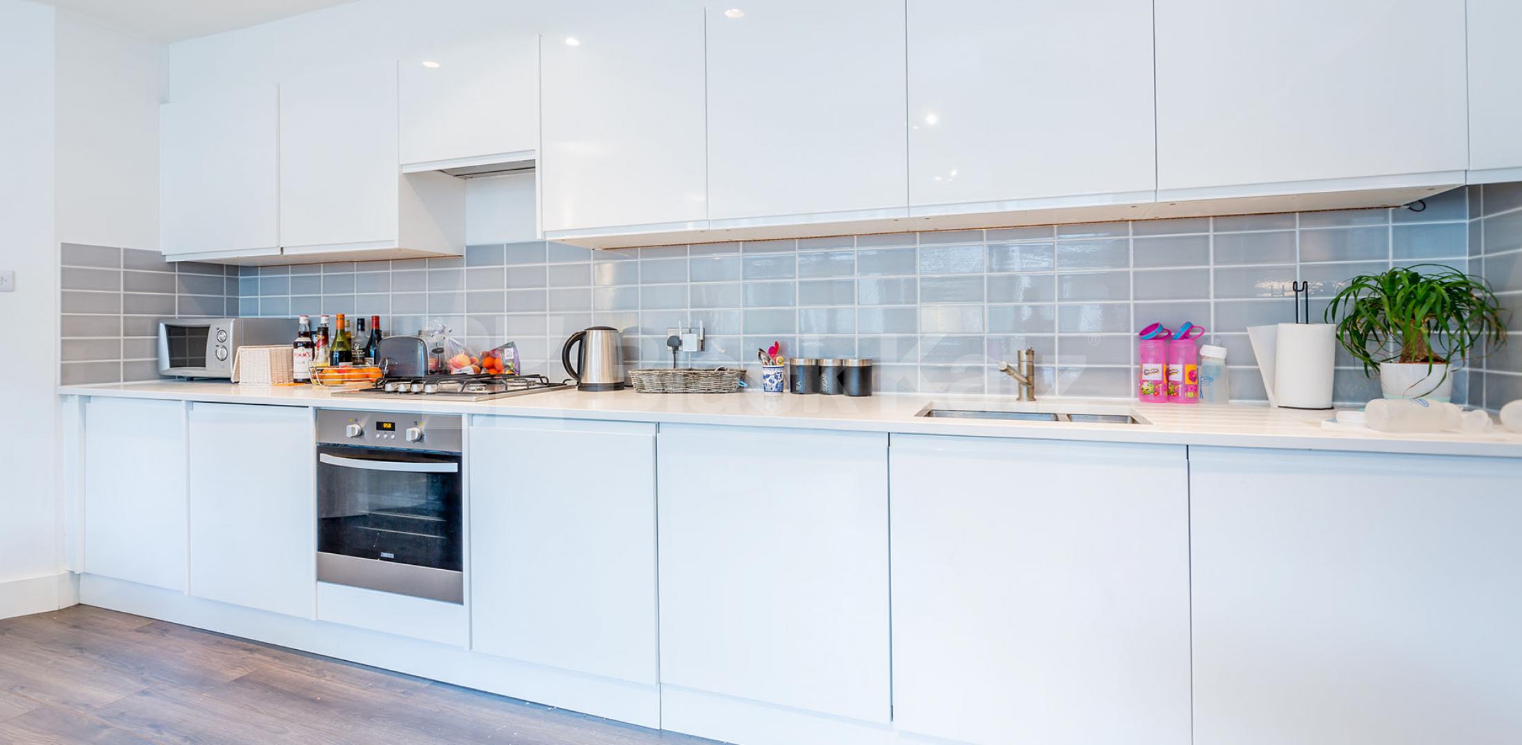 			2 BED 2 BATH WAREHOUSE APARTMENT, 2 Bedroom, 1 bath, 1 reception Flat			 BRITANNIA LOFTS-BANNER STREET, CLERKENWELL-OLD STREET-SHOREDITCH