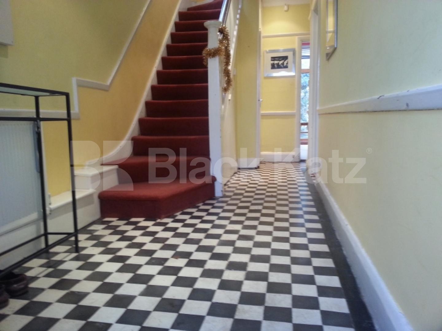 			4 Bedroom, 1 bath, 1 reception House			 Priory Road, Crouch End