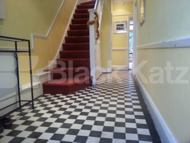 			4 Bedroom, 1 bath, 1 reception House			 Priory Road, Crouch End