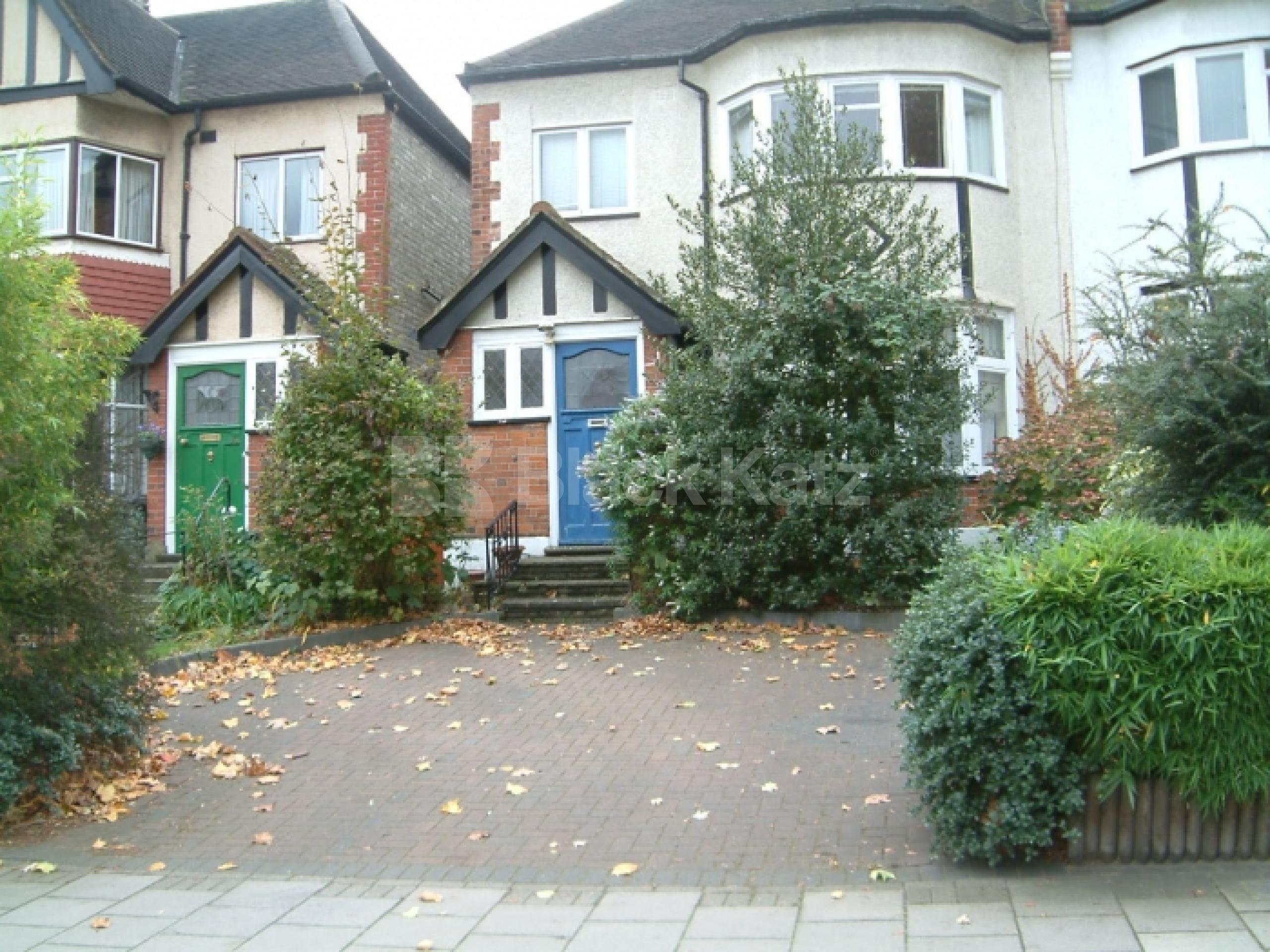 			4 Bedroom, 1 bath, 1 reception House			 Priory Road, Crouch End N8