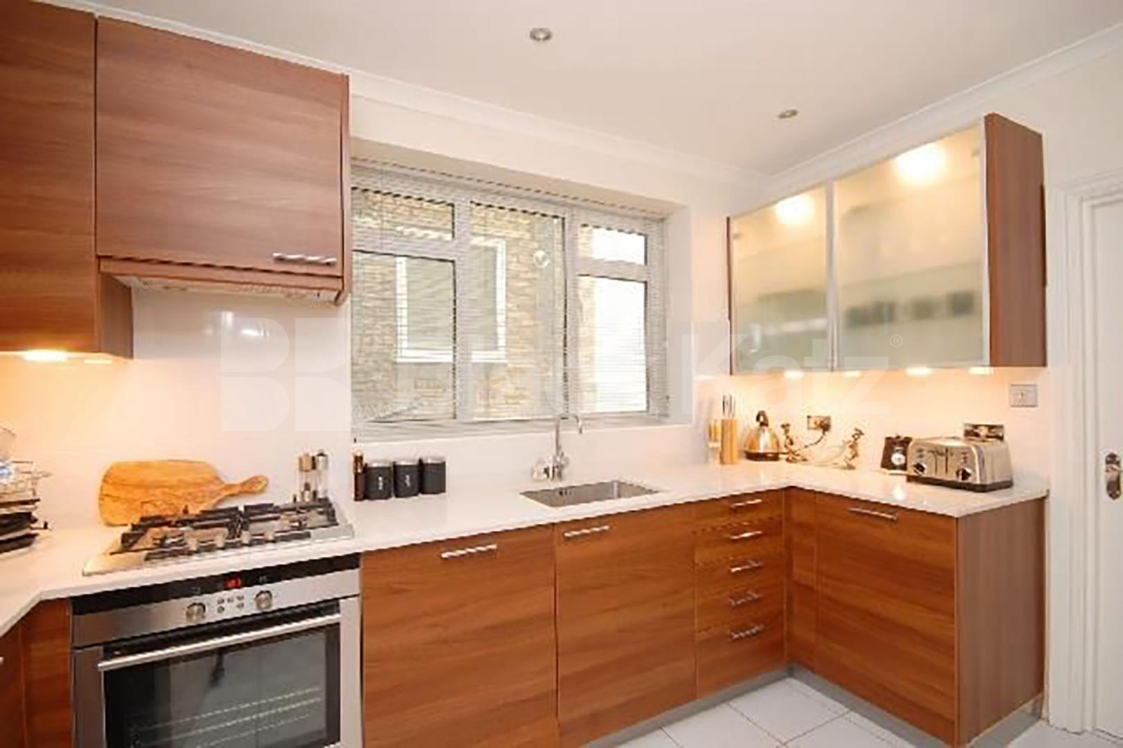 Spacious two bedrooom two bathroom set in a period conversion  Belsize Park Gardens, Belsize Park