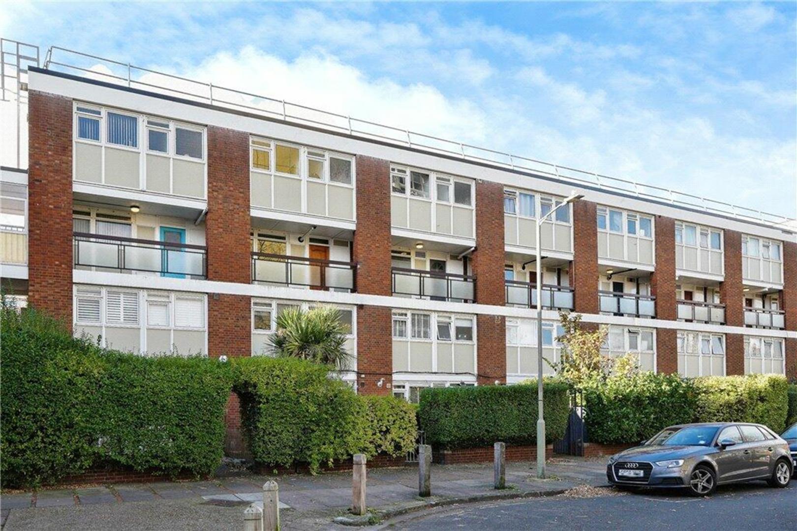 Modern split level apartment with large living room Maskelyne Close, Battersea