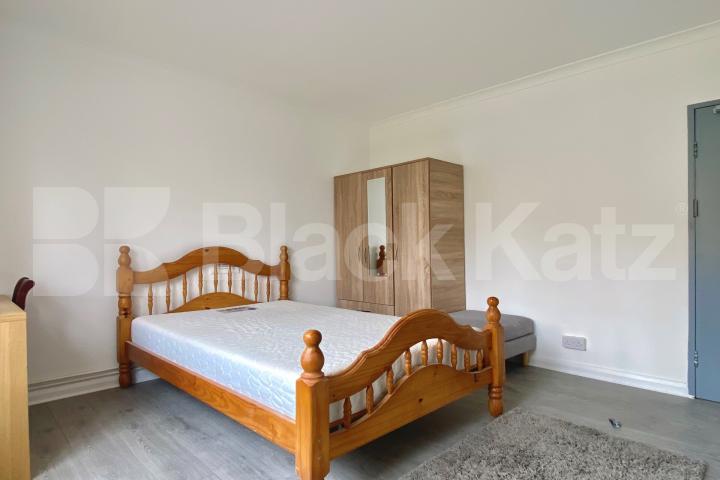 3 bedroom property located close to an array of amenities with Garden Gladstone Avenue , Wood Green