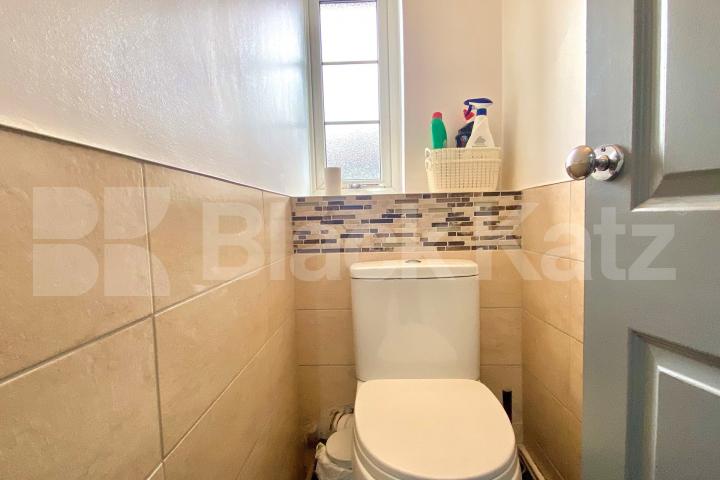 3 bedroom property located close to an array of amenities with Garden Gladstone Avenue , Wood Green