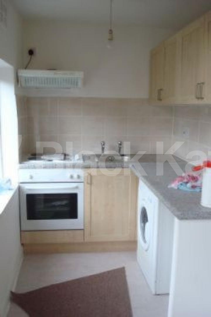 			New Instrction, 2 Bedroom, 1 bath, 1 reception Flat			 Marlborough Road, ARCHWAY