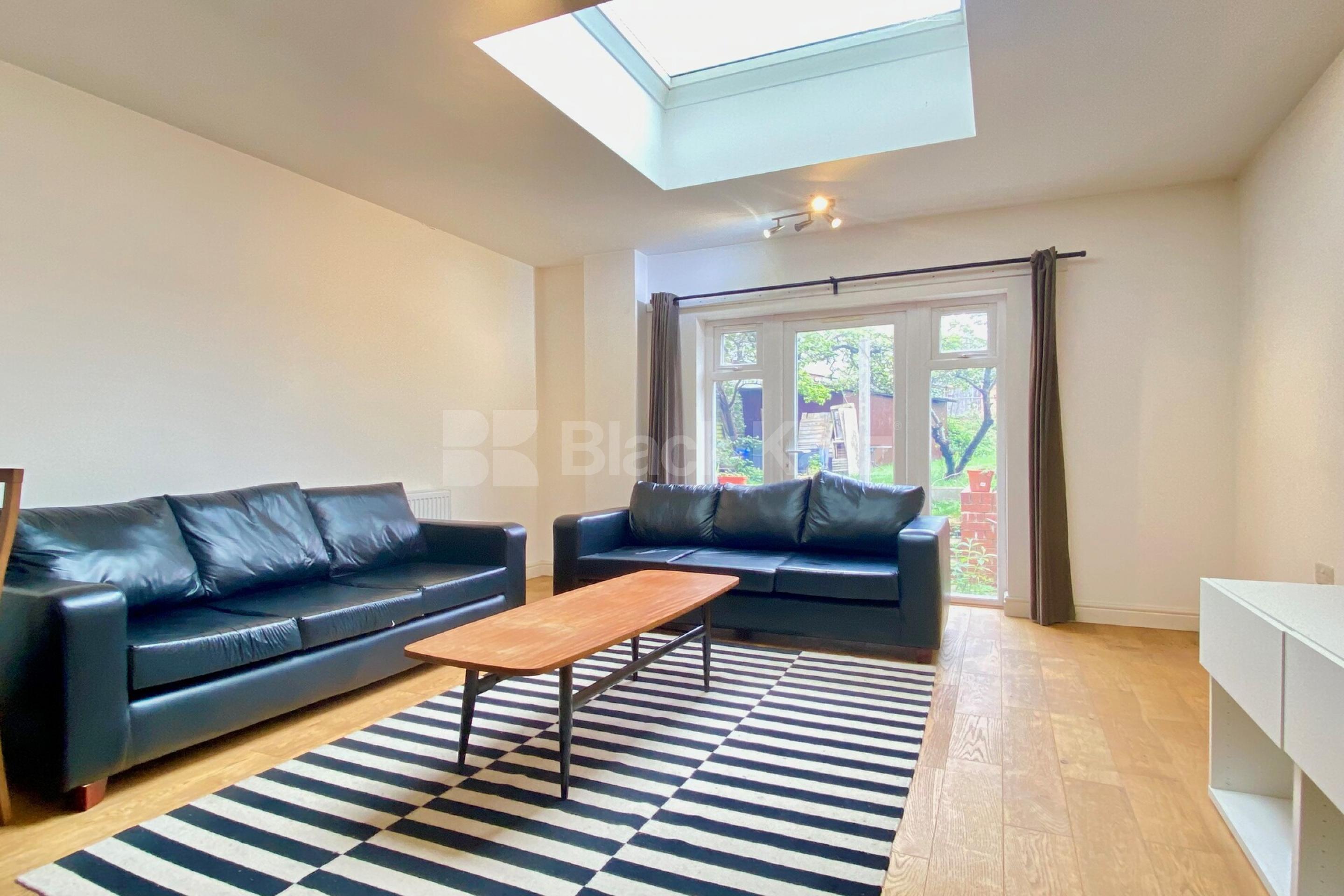 Large newly decorated 4 bed 2 bath mins to tube and shops  Hillmarton Road, Caledonian Road N7