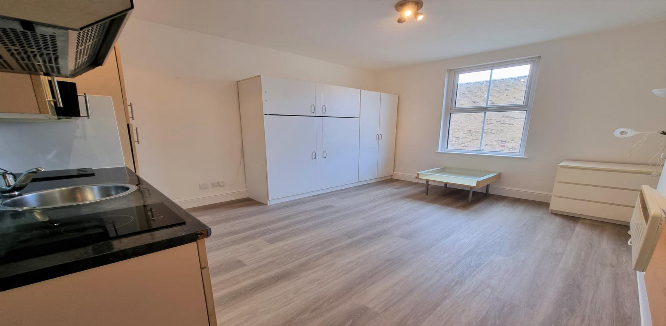 			Studio Apartment, 1 bath, 1 reception Apartment			 West End Lane, WEST HAMPSTEAD