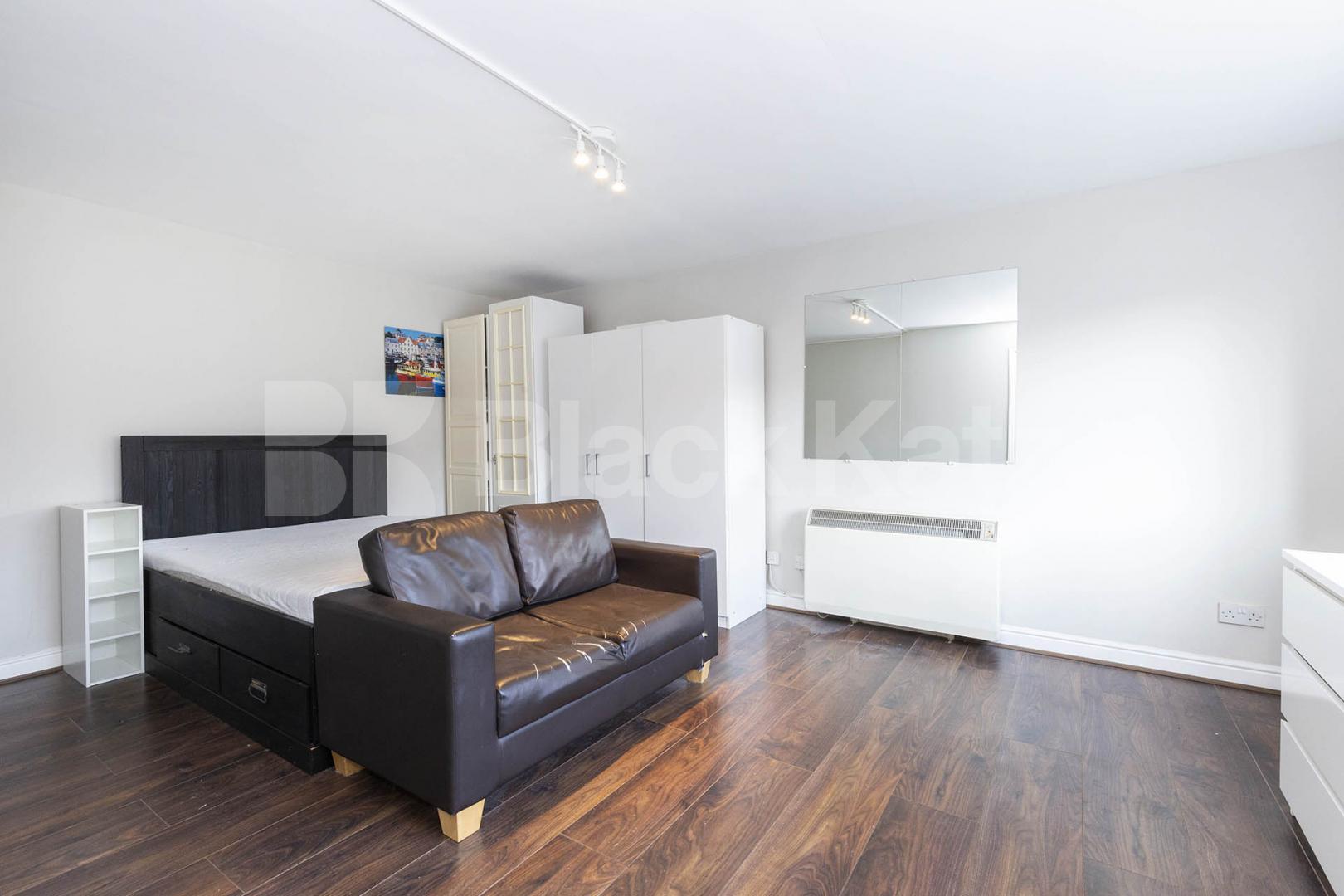We are delighted to offer this spacious studio apartment located short walk away from Cricklewood station and all local amenities Upton Close, London, NW2 (Inclusive of Water),  London