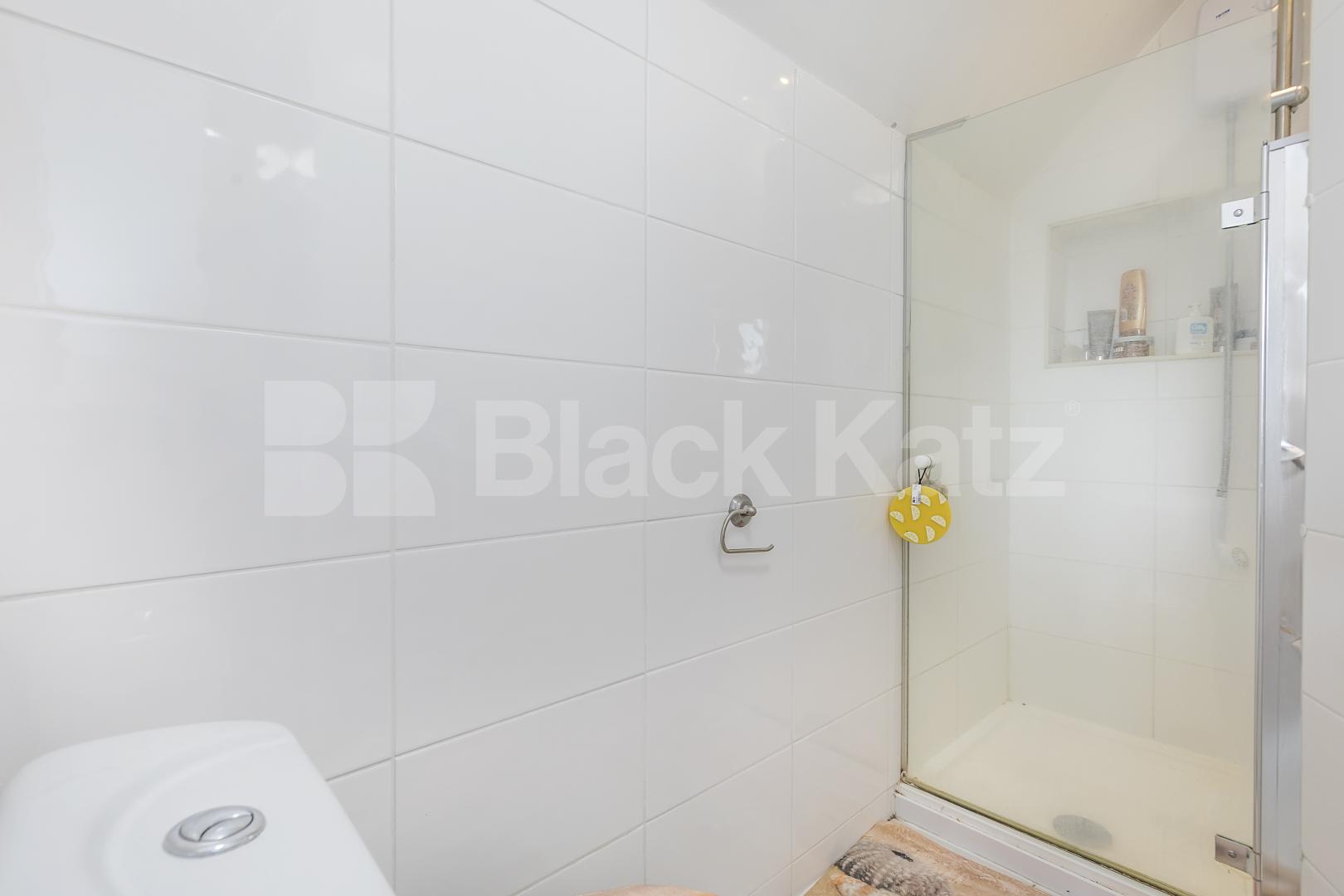 A cosy one-bedroom flat available immediately on Broadhurst Gardens, NW6 Broadhurst Gardens, South Hampstead, NW6 (Inclusive of Gas, Water and electric),  London
