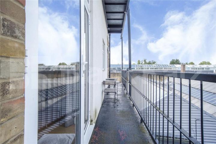 4 bedroom 2 bathroom all bills included except for council Tax  Camden Road, Caledonian Road