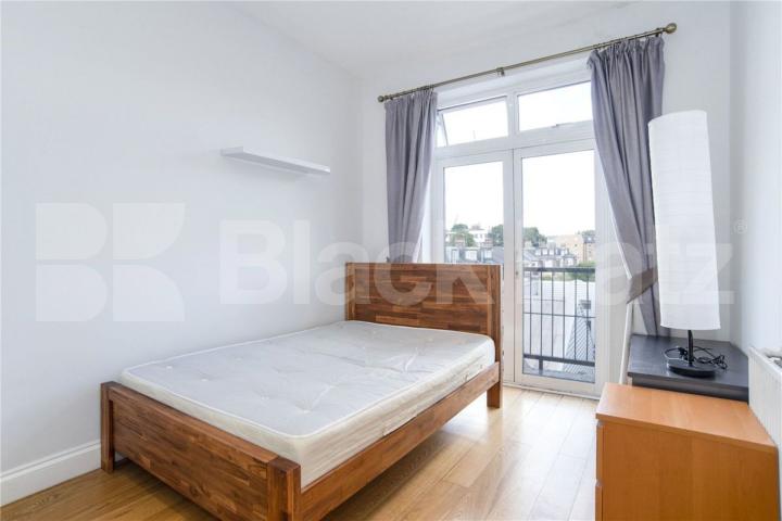 4 bedroom 2 bathroom all bills included except for council Tax  Camden Road, Caledonian Road
