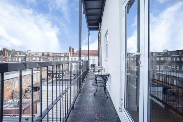 4 bedroom 2 bathroom all bills included except for council Tax  Camden Road, Caledonian Road