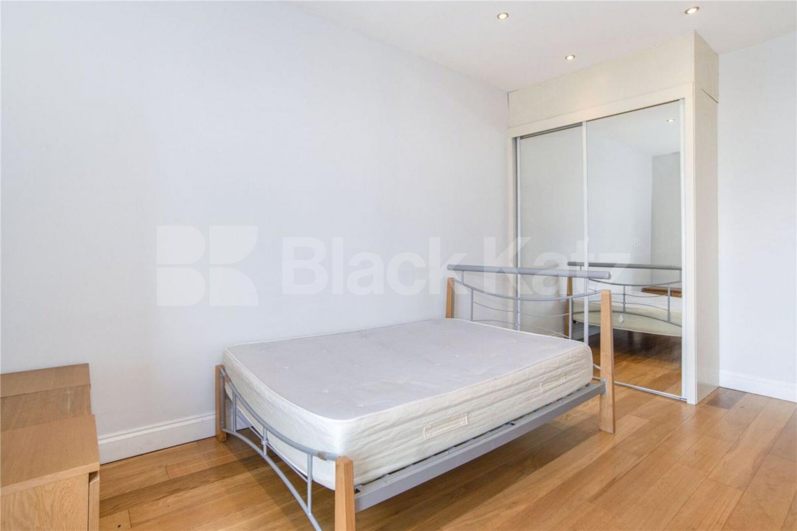 4 bedroom 2 bathroom all bills included except for council Tax  Camden Road, Caledonian Road