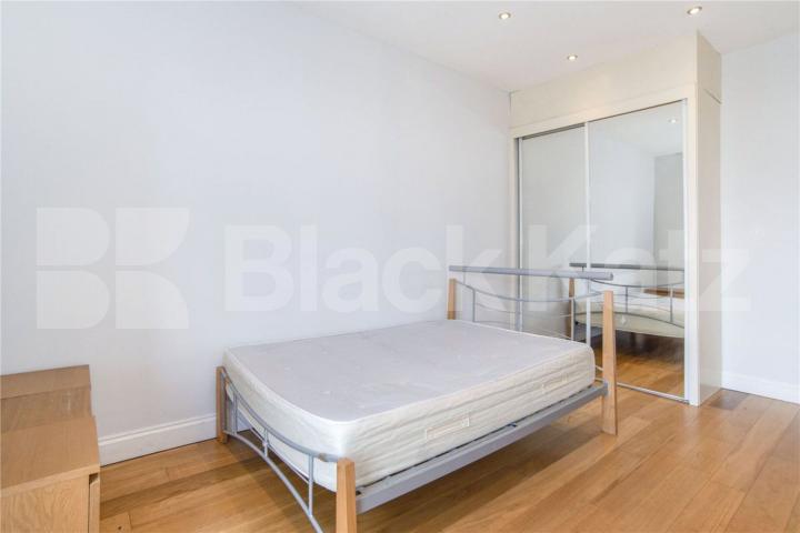 4 bedroom 2 bathroom all bills included except for council Tax  Camden Road, Caledonian Road