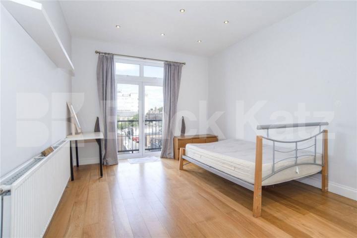 4 bedroom 2 bathroom all bills included except for council Tax  Camden Road, Caledonian Road