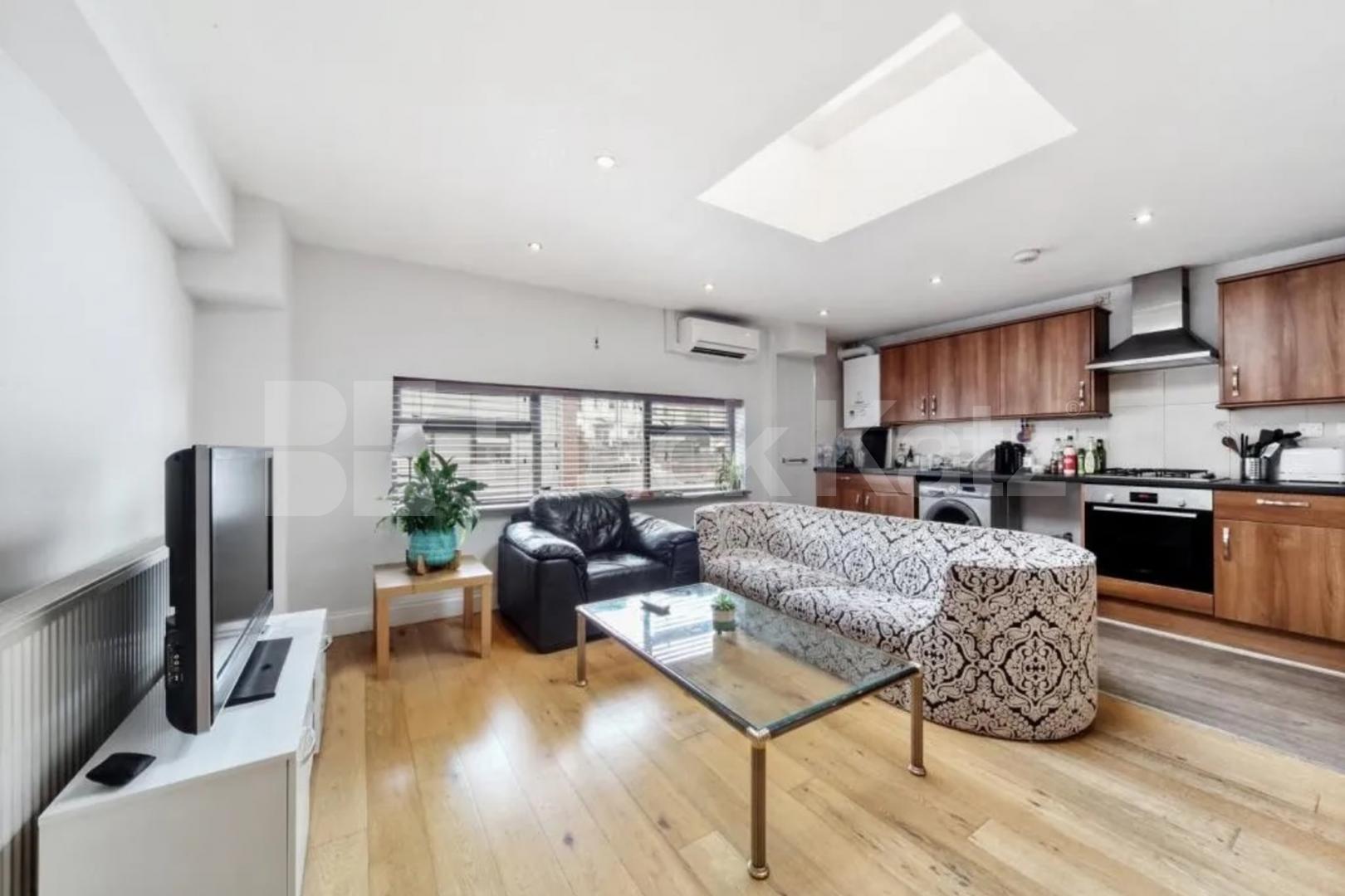 Spacious 3 bedroom property with bills included except for council tax Camden Road, Holloway