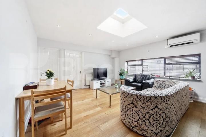 Spacious 3 bedroom property with bills included except for council tax Camden Road, Holloway