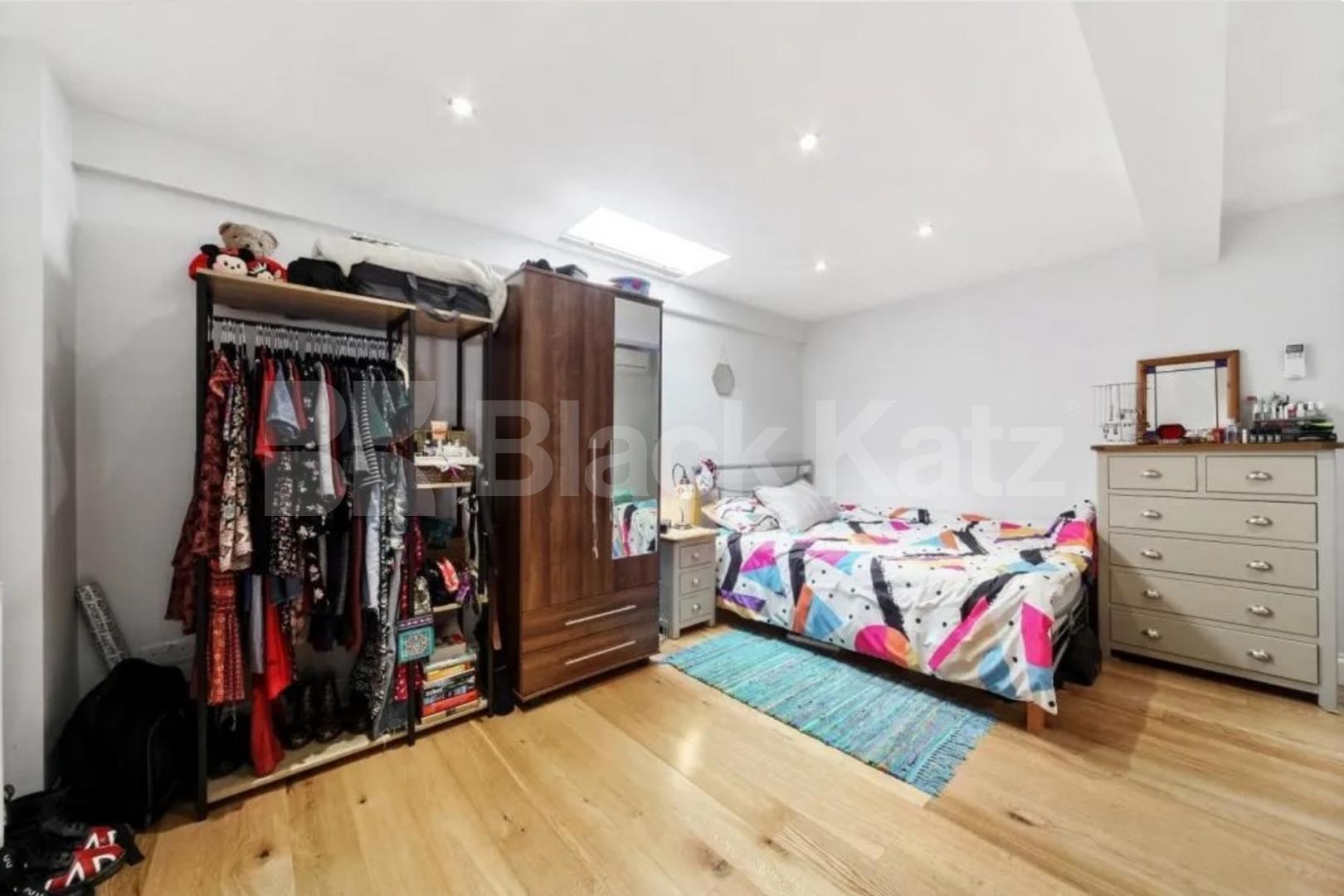 Spacious 3 bedroom property with bills included except for council tax Camden Road, Holloway