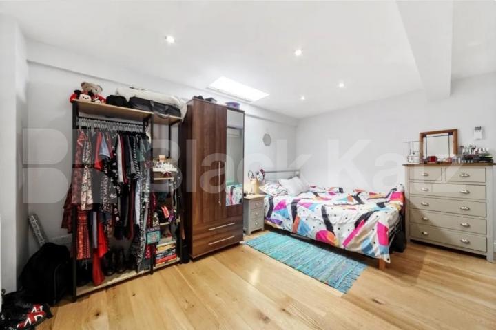 Spacious 3 bedroom property with bills included except for council tax Camden Road, Holloway