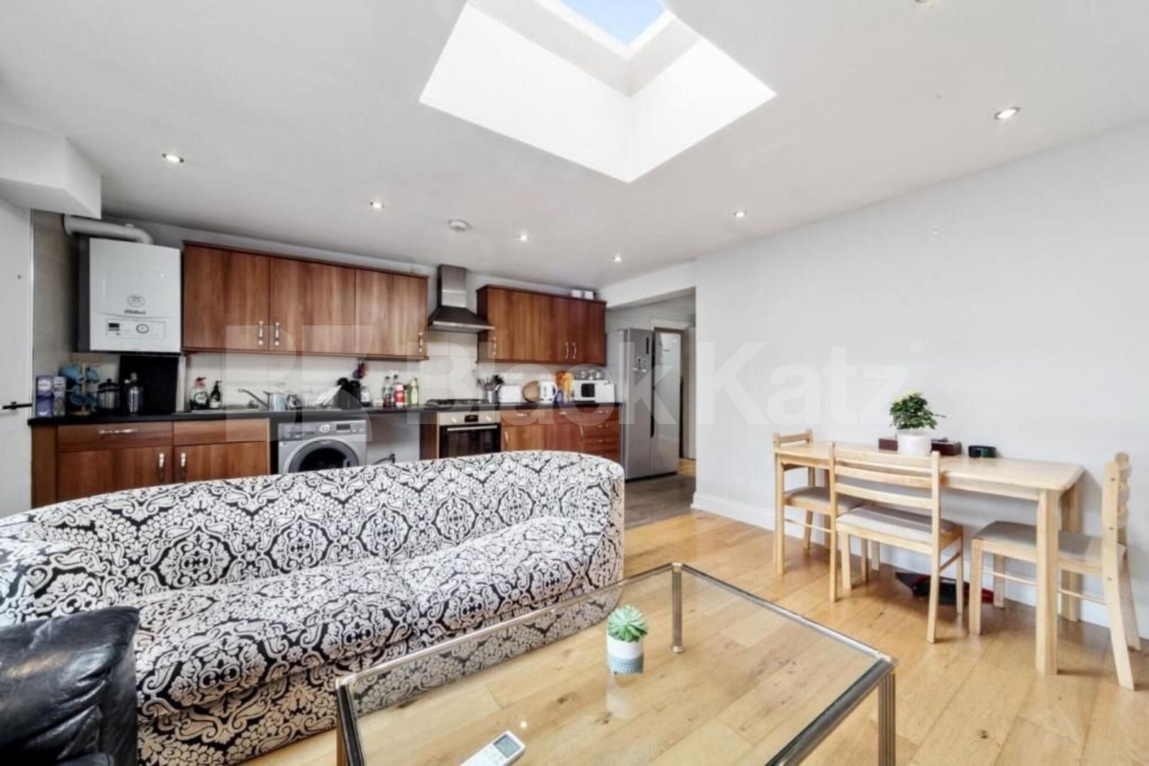 Spacious 3 bedroom property with bills included except for council tax Camden Road, Holloway