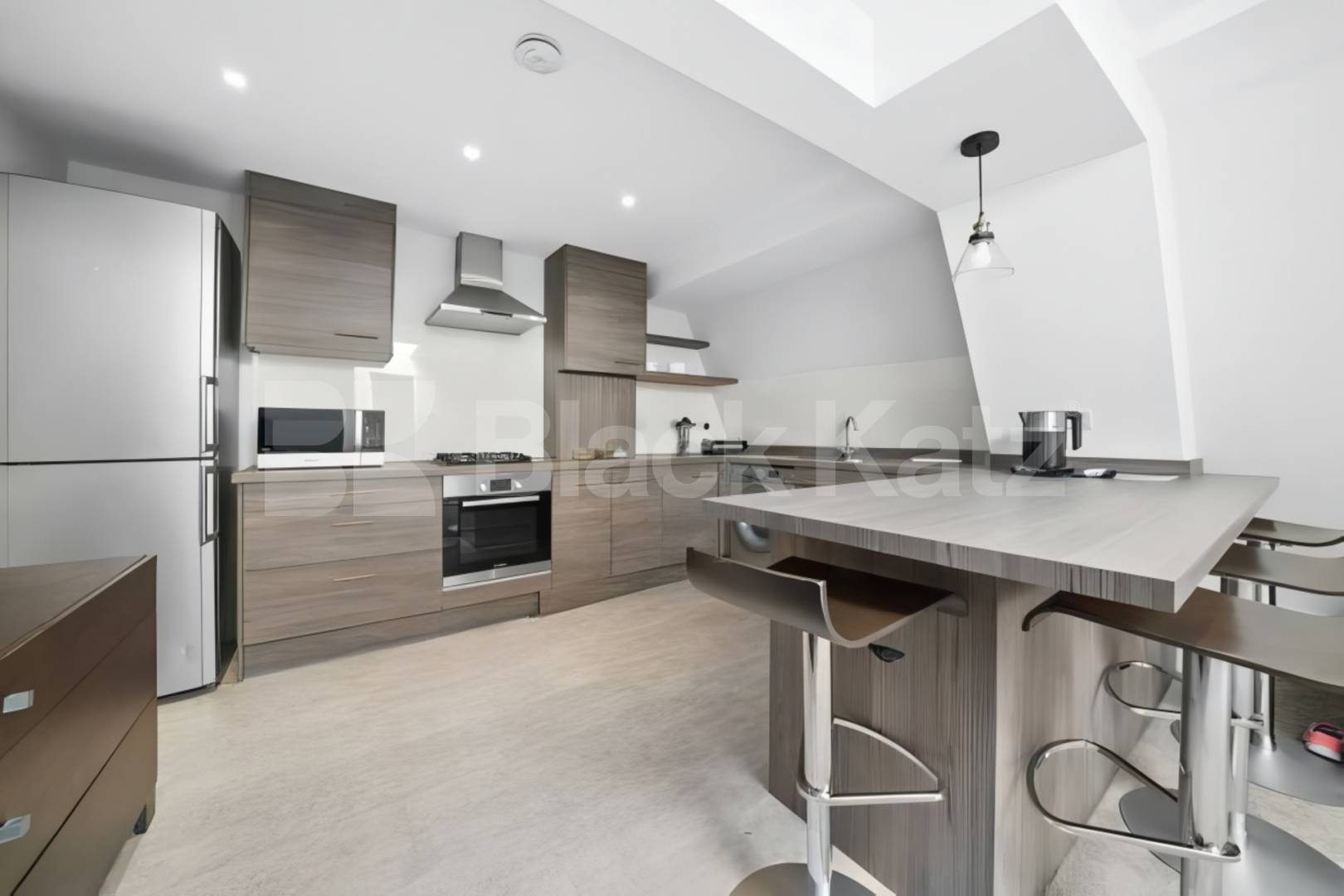 A beautifully two double bedroom apartment offering a modern and stylish living  Camden Road , Holloway