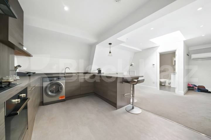 A beautifully two double bedroom apartment offering a modern and stylish living  Camden Road , Holloway