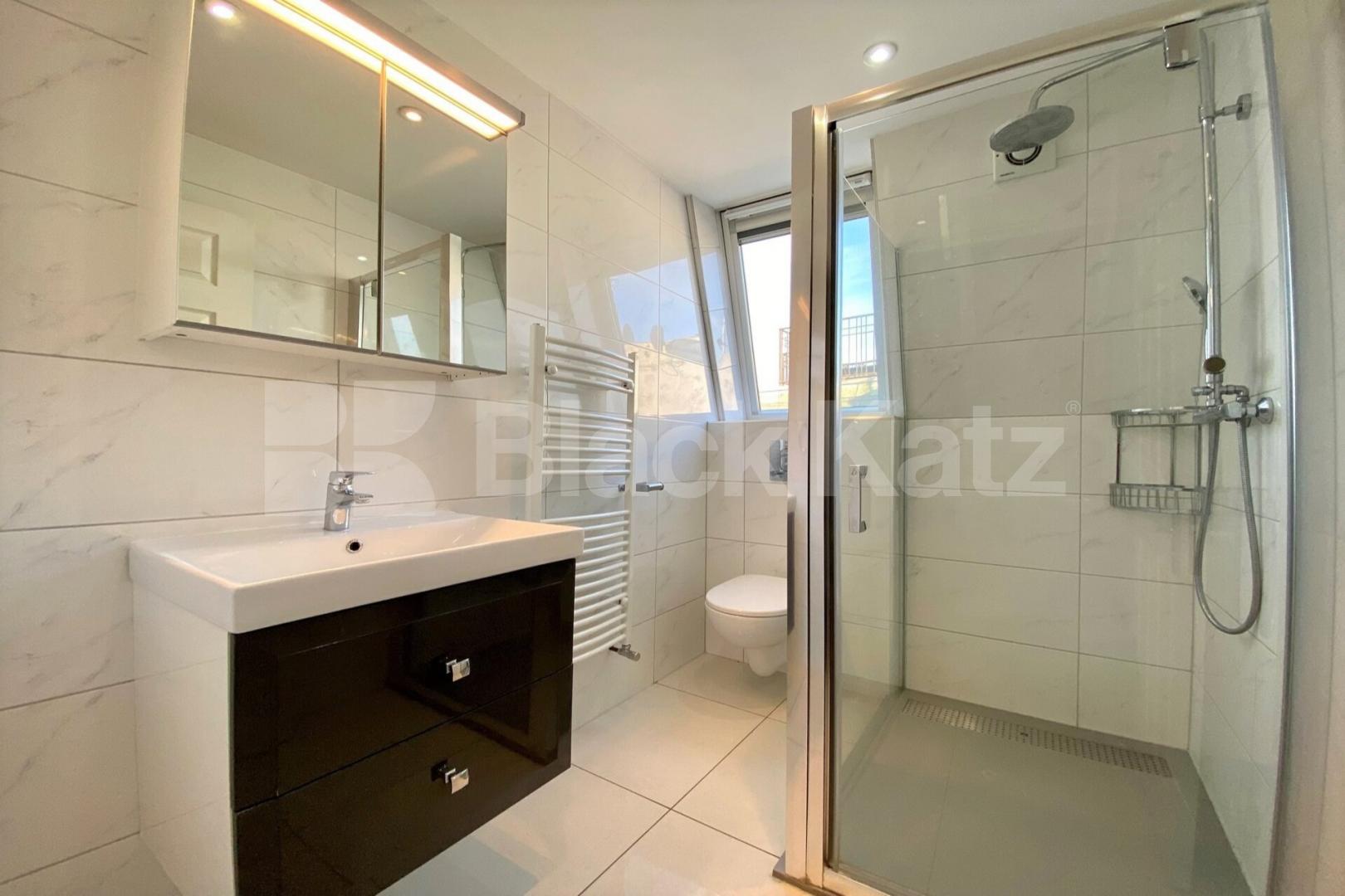 Large 3 bedroom property inclusive of all bill except council tax Camden Road , Holloway