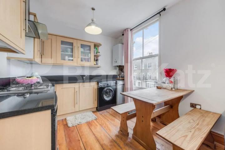 Located on a quiet residential street just off Holloway Road and close a station Davenant Road, Archway