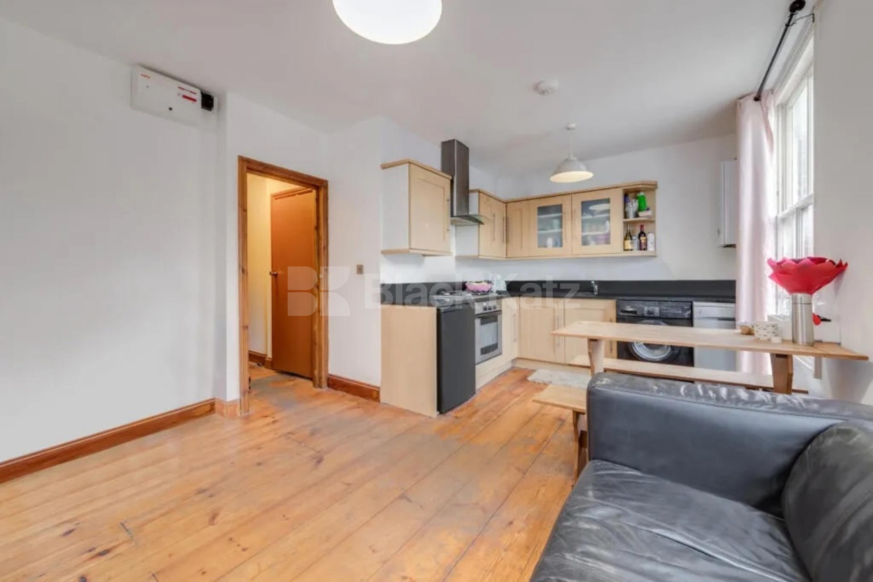 Located on a quiet residential street just off Holloway Road and close a station Davenant Road, Archway N19