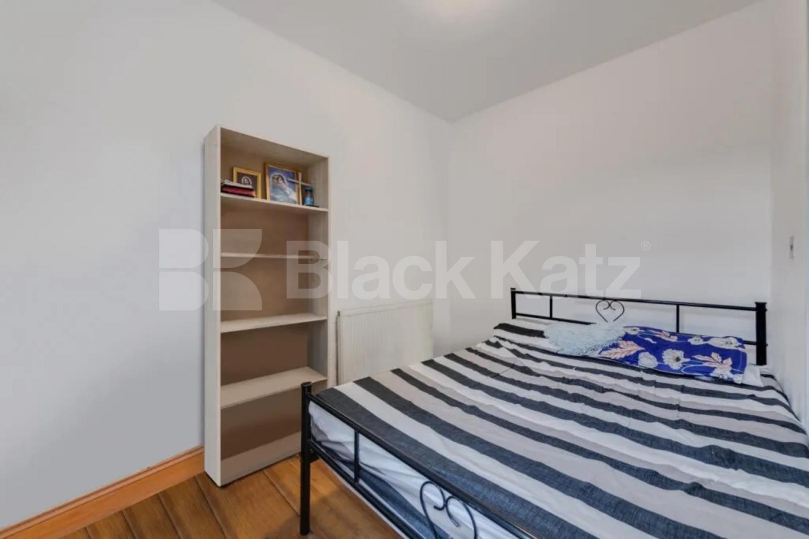 Located on a quiet residential street just off Holloway Road and close a station Davenant Road, Archway