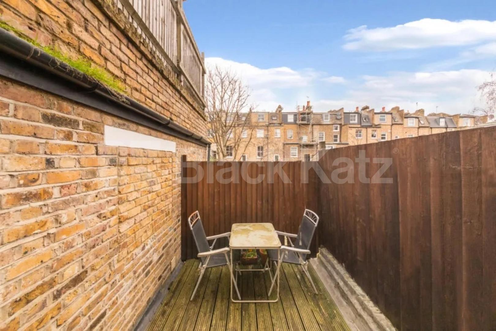 Located on a quiet residential street just off Holloway Road and close a station Davenant Road, Archway