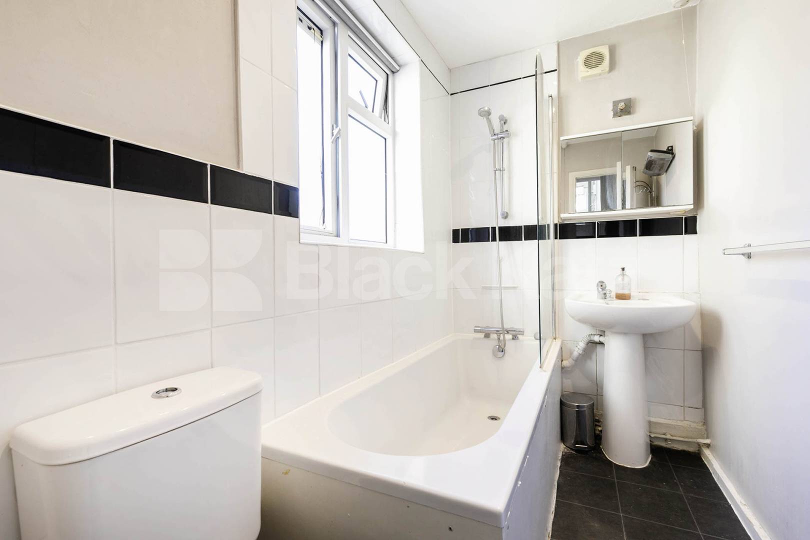 Black Katz is proud of offer this superb two bedroom flat finished to a high standard Burlington Gardens, London, W3,  London