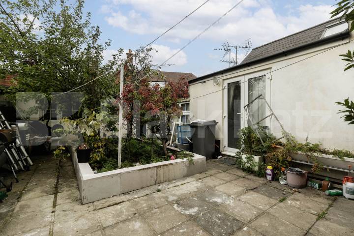 A well-presented three-bedroom furnished home situated on the popular Newton Road, NW2 Newton Road, London, NW2,  London