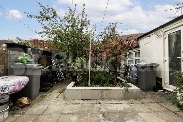 A well-presented three-bedroom furnished home situated on the popular Newton Road, NW2 Newton Road, London, NW2,  London