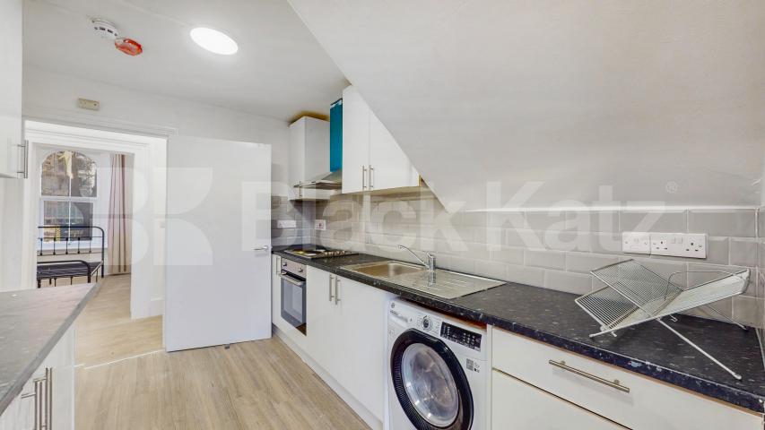 Newly refurbished large 4 bedroom property close to Caledonian Rd station Camden Road, Holloway / Caledonian Road