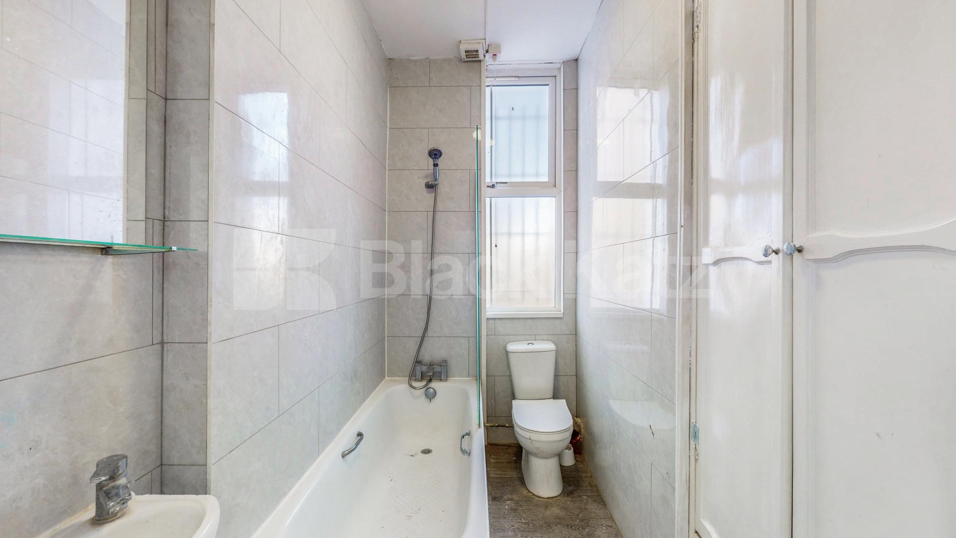 Newly refurbished large 4 bedroom property close to Caledonian Rd station Camden Road, Holloway / Caledonian Road