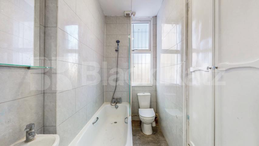 Newly refurbished large 4 bedroom property close to Caledonian Rd station Camden Road, Holloway / Caledonian Road