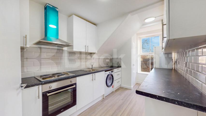 Newly refurbished large 3 bedroom property close to Caledonian Rd station Camden Road, Holloway / Caledonian Road