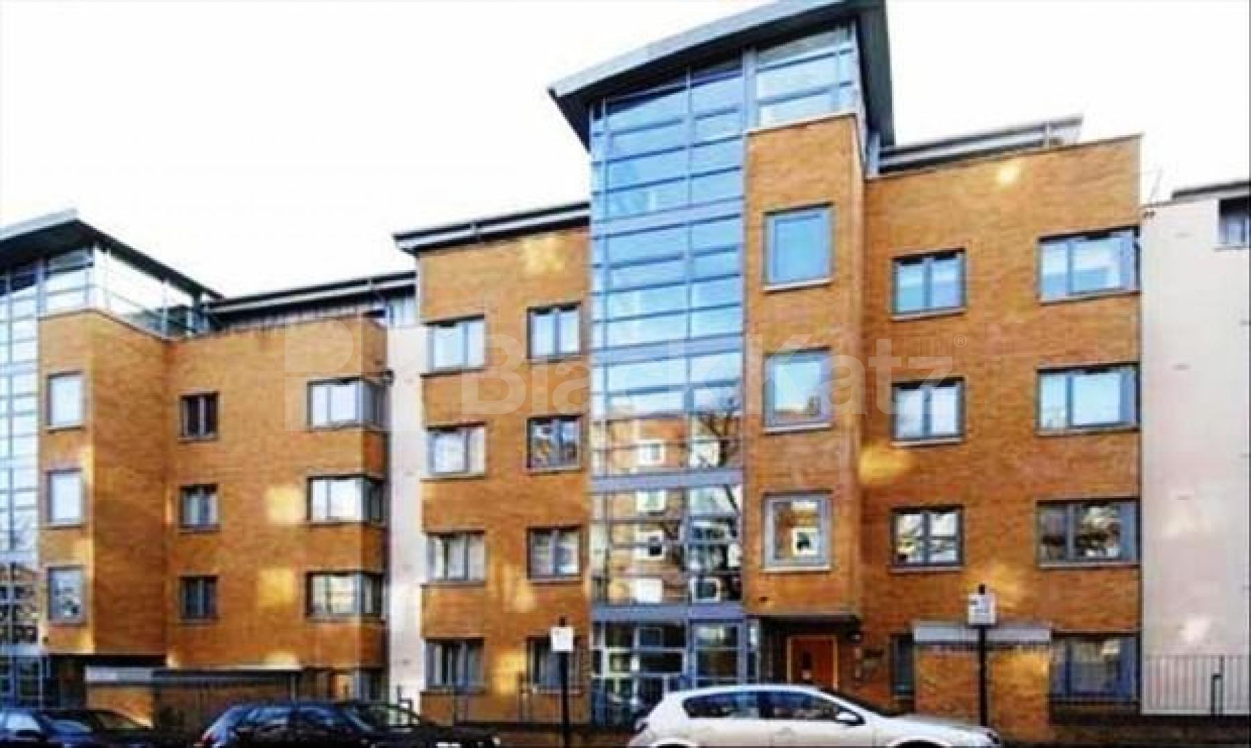 			NEW INSTRUCTION!, 3 Bedroom, 1 bath, 1 reception Flat			 Regents Park Road, PRIMROSE HILL