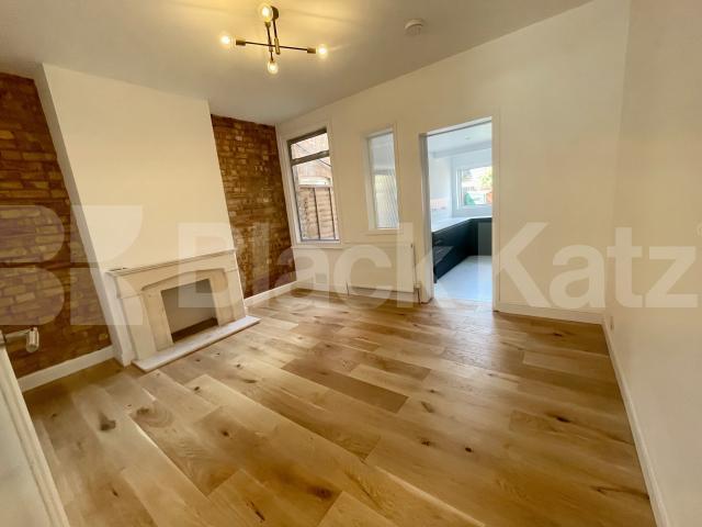 Fantastic newly refurbished 3 bed with garden mins to shops and tube to Euston Bruce Grove, Watford