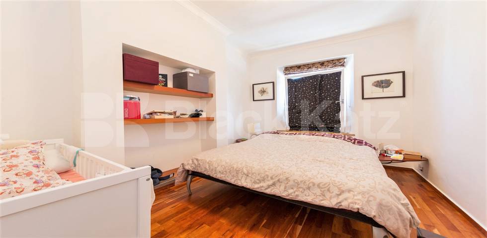 			2 Bedroom, 1 bath, 1 reception 			 Chapter Road,  London  NW2