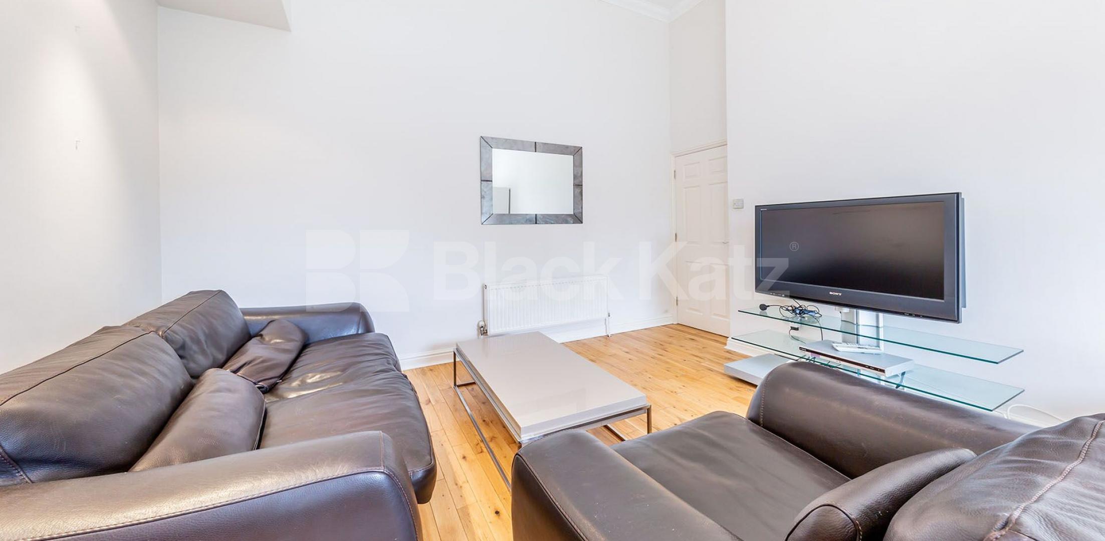 			2 Bedroom, 1 bath, 1 reception Flat			 Newsholme Drive, Winchmore Hill / Enfield 