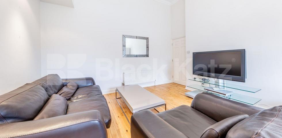 			2 Bedroom, 1 bath, 1 reception Flat			 Newsholme Drive, Winchmore Hill / Enfield 