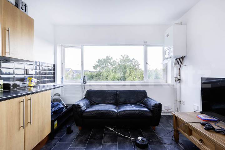 			3 Bedroom, 1 bath, 1 reception 			 Sherriff Road,  London  NW6